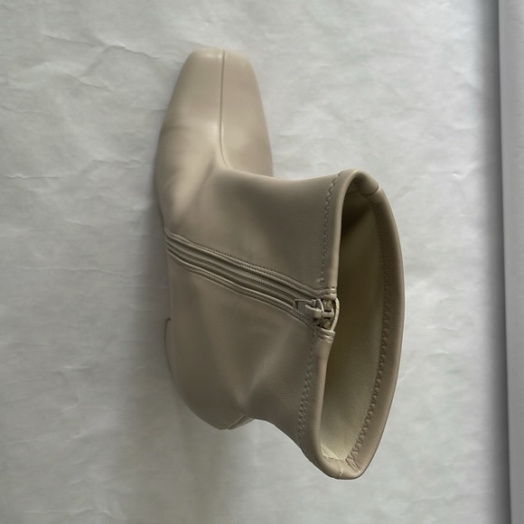 Steve Madden Lynden Boots - Picture 3 of 6